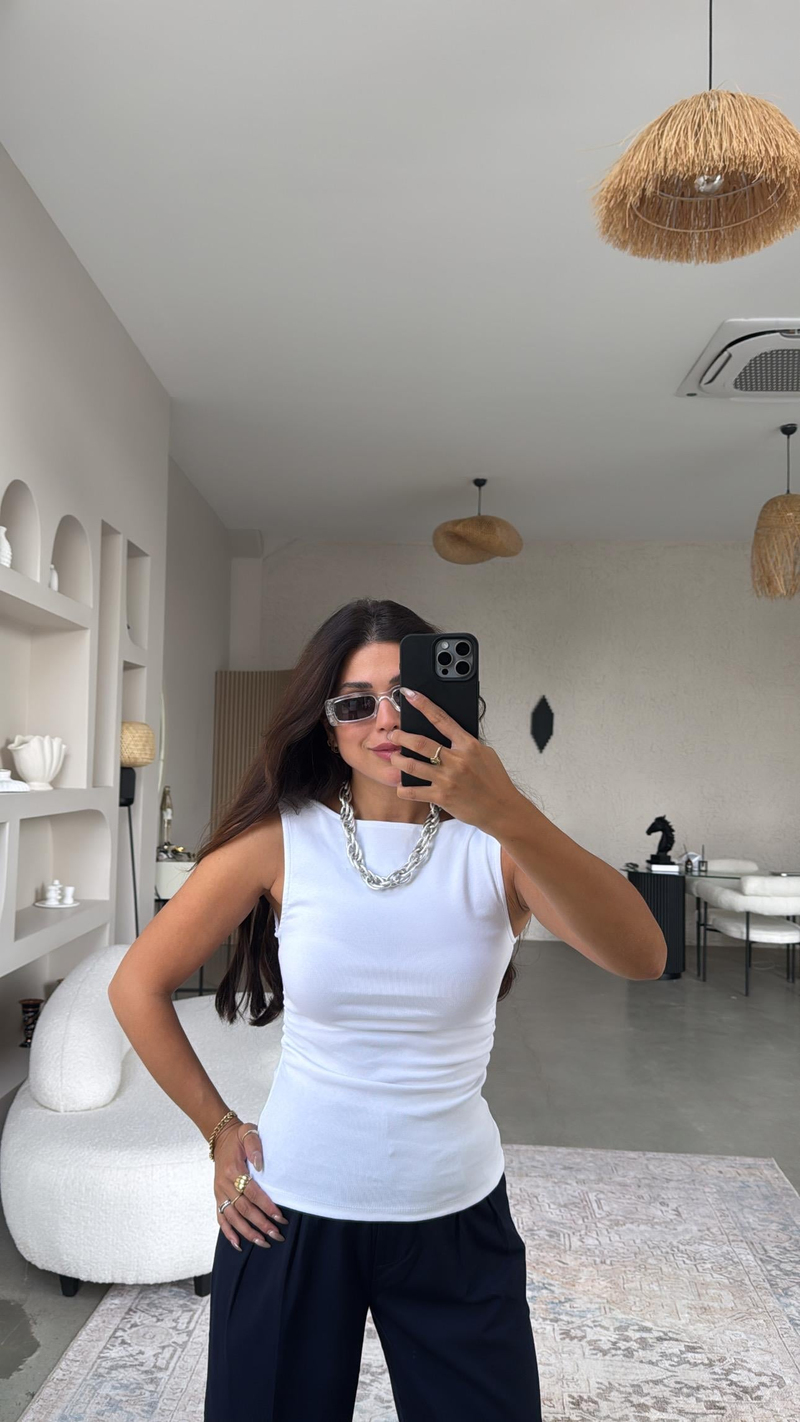 Beyaz Yanları Büzgülü Kayık Yaka Pamuklu Bluz
