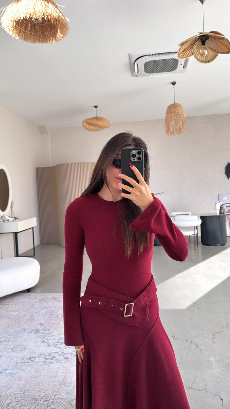 Bordo Asimetrik Kemerli Triko Elbise