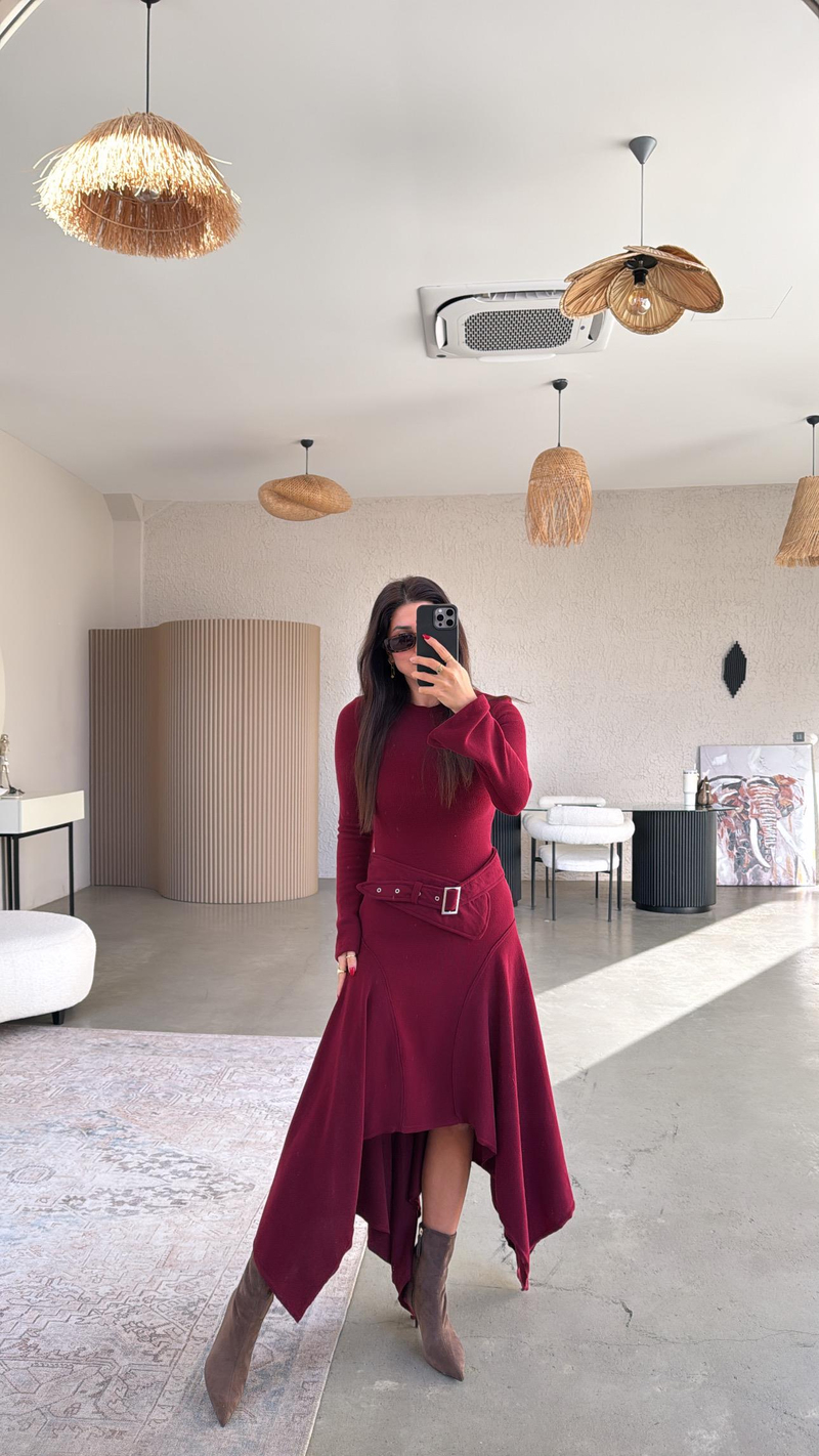 Bordo Asimetrik Kemerli Triko Elbise