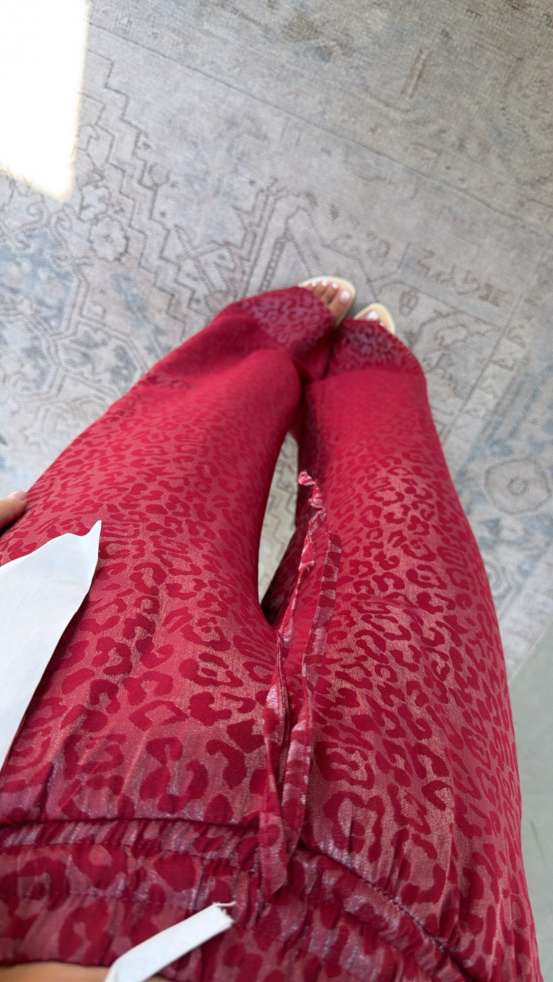 Bordo Leopar Desenli Parlak Pantolon