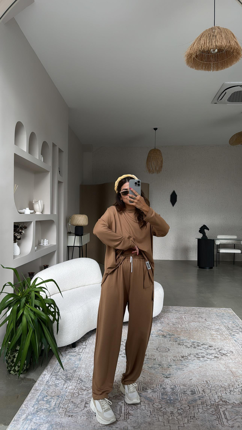 Camel Mavi Etiket Detaylı Takım