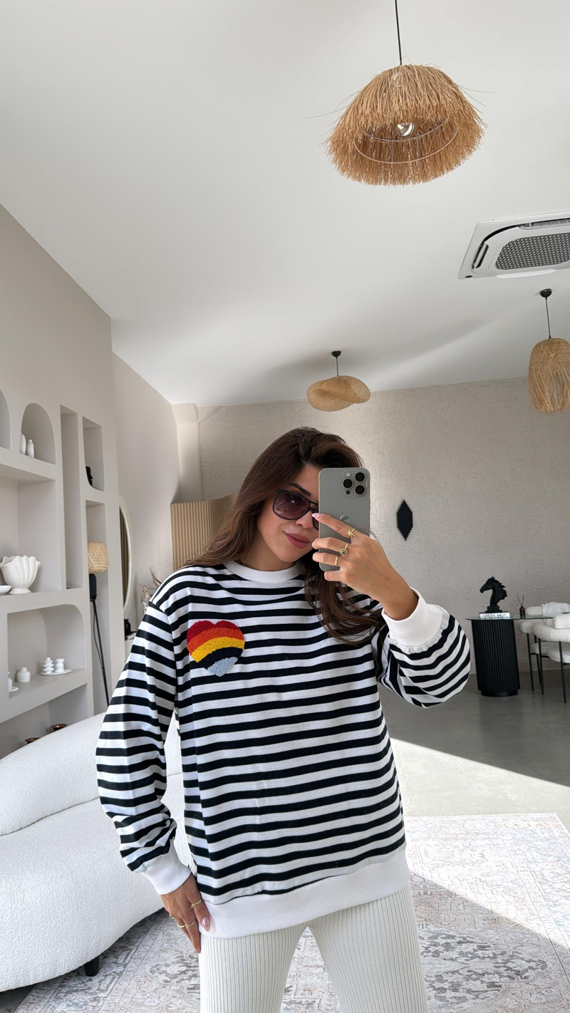 Çizgili Kalp Nakışlı İki İplik Sweatshirt