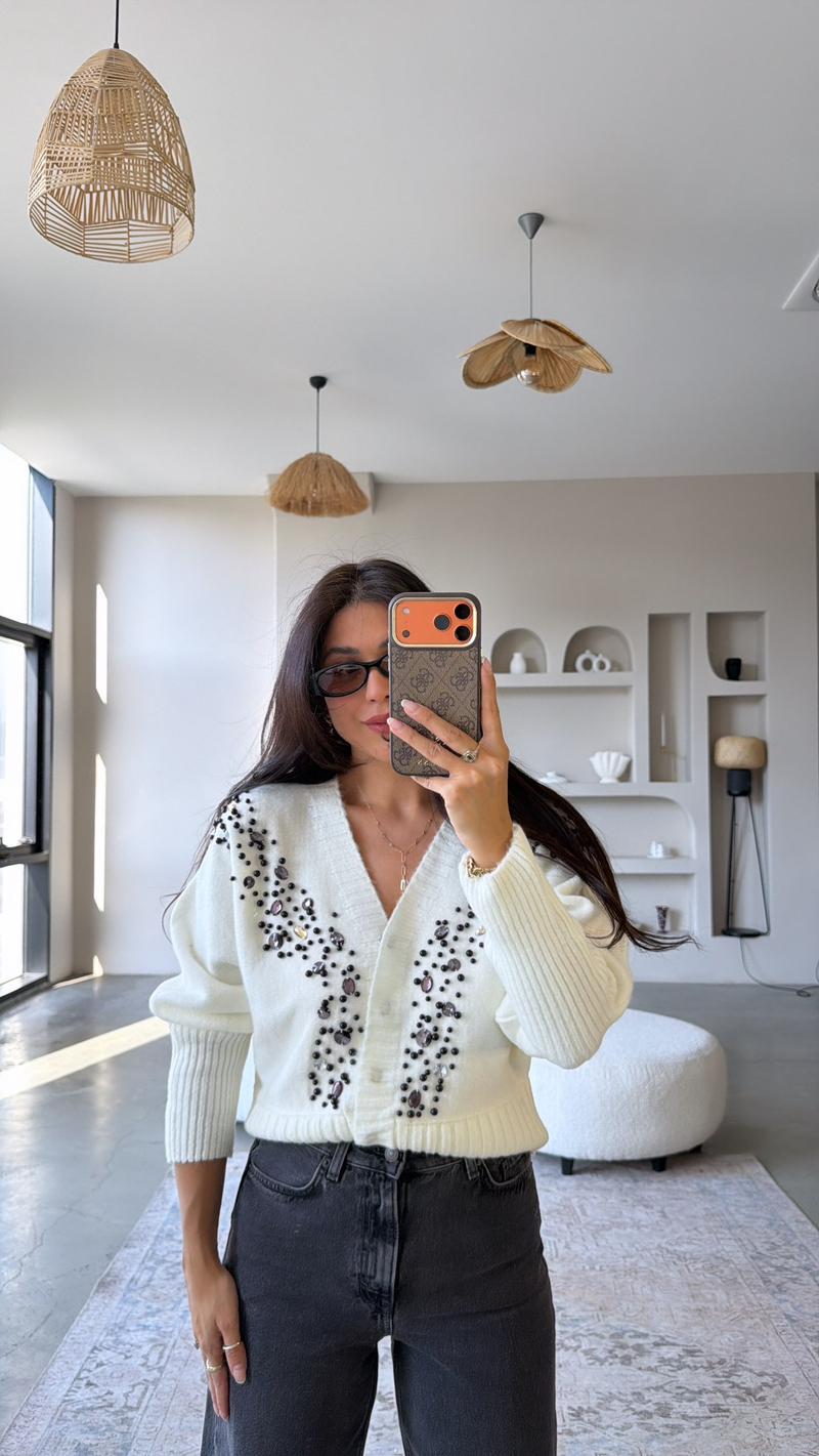 Ekru Boncuklu ve Taşlı Yumoş Premium Hırka