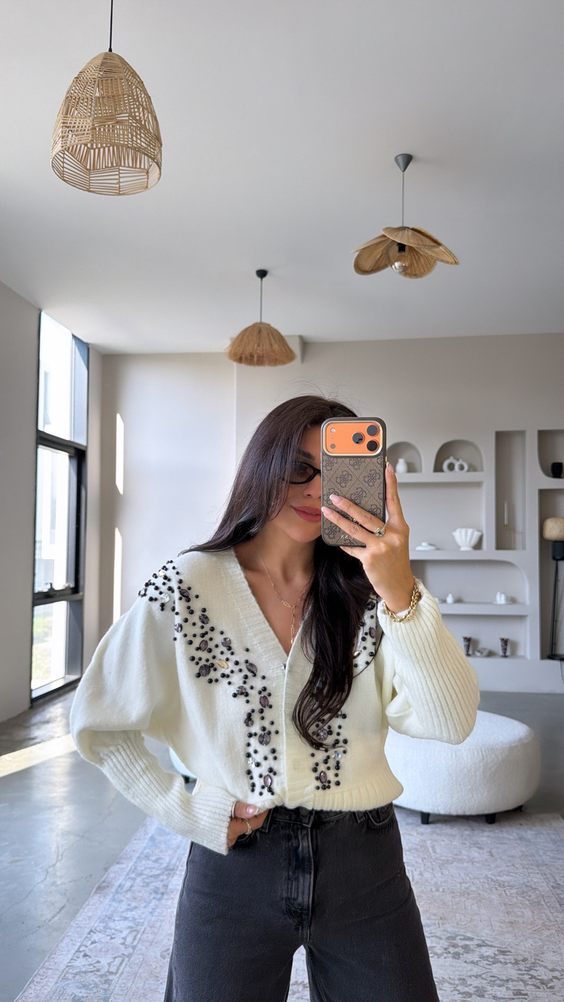 Ekru Boncuklu ve Taşlı Yumoş Premium Hırka