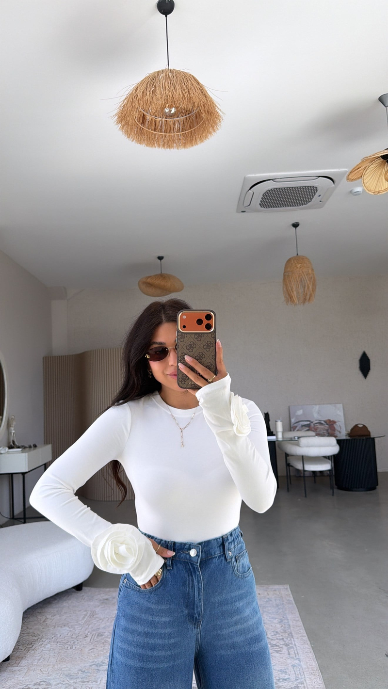 Ekru Kolları Güllü Orjinal Bluz