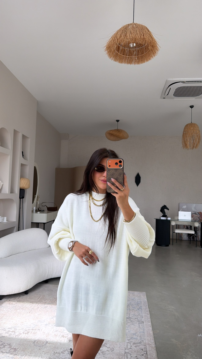 Ekru Uzun Oversize Yanları Yırtmaçlı Triko