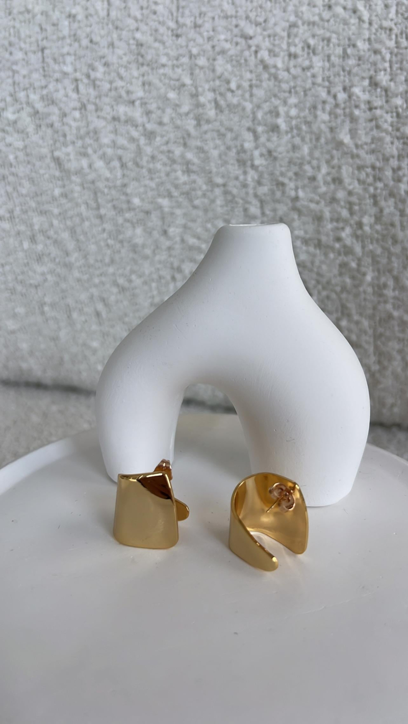 Gold Dönerli Tasarım Küpe