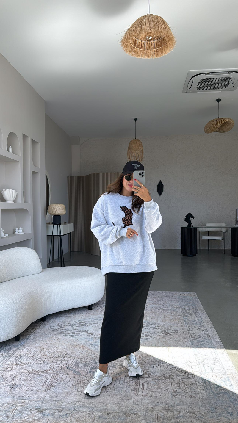 Gri Kaplan Nakışlı İki İplik Sweatshirt