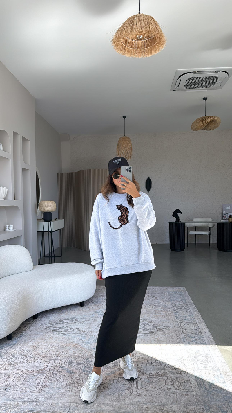 Gri Kaplan Nakışlı İki İplik Sweatshirt