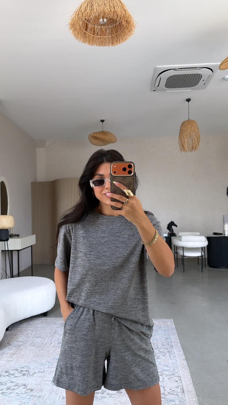 Gri Kırçıllı Rahat Kumaş Şort Tshirt Takım