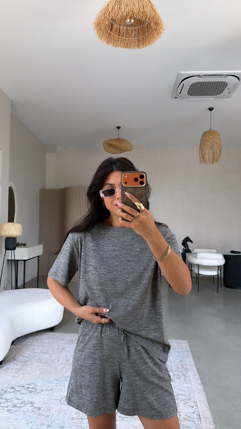 Gri Kırçıllı Rahat Kumaş Şort Tshirt Takım