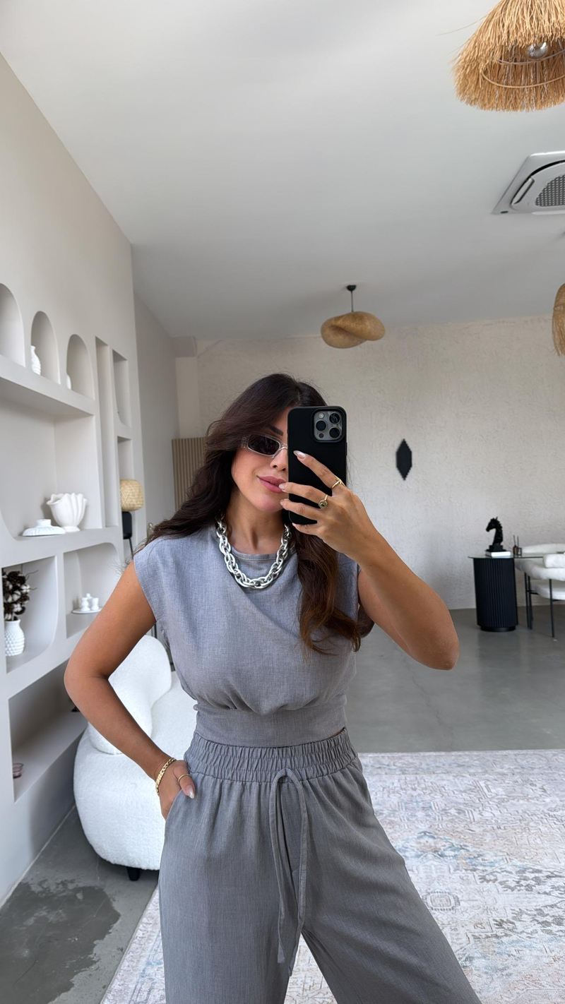 Gri Kuşak Detaylı Pantolon Bluz Takım
