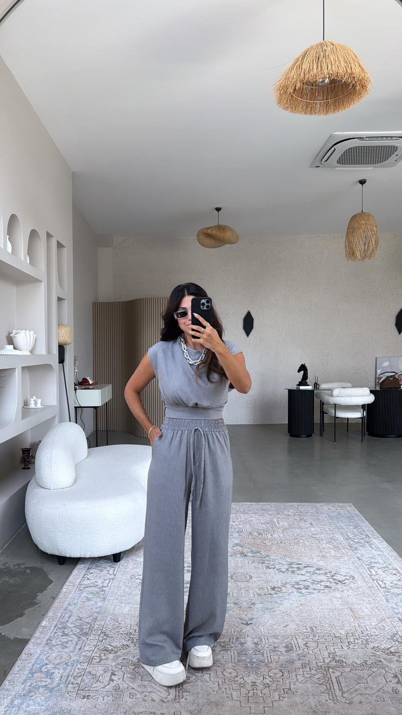 Gri Kuşak Detaylı Pantolon Bluz Takım