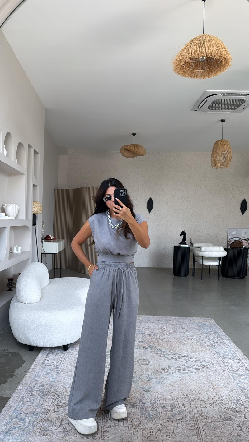 Gri Kuşak Detaylı Pantolon Bluz Takım