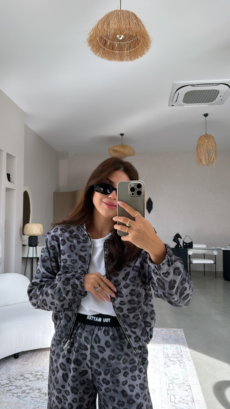 Gri Leopar Lastik Detaylı Takım