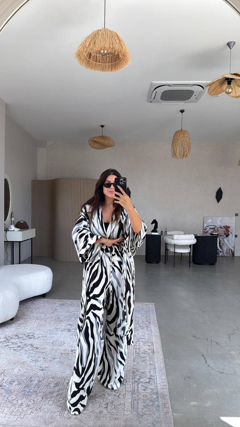Gri Siyah Kaplan Desenli Kimono Pantolon Takım