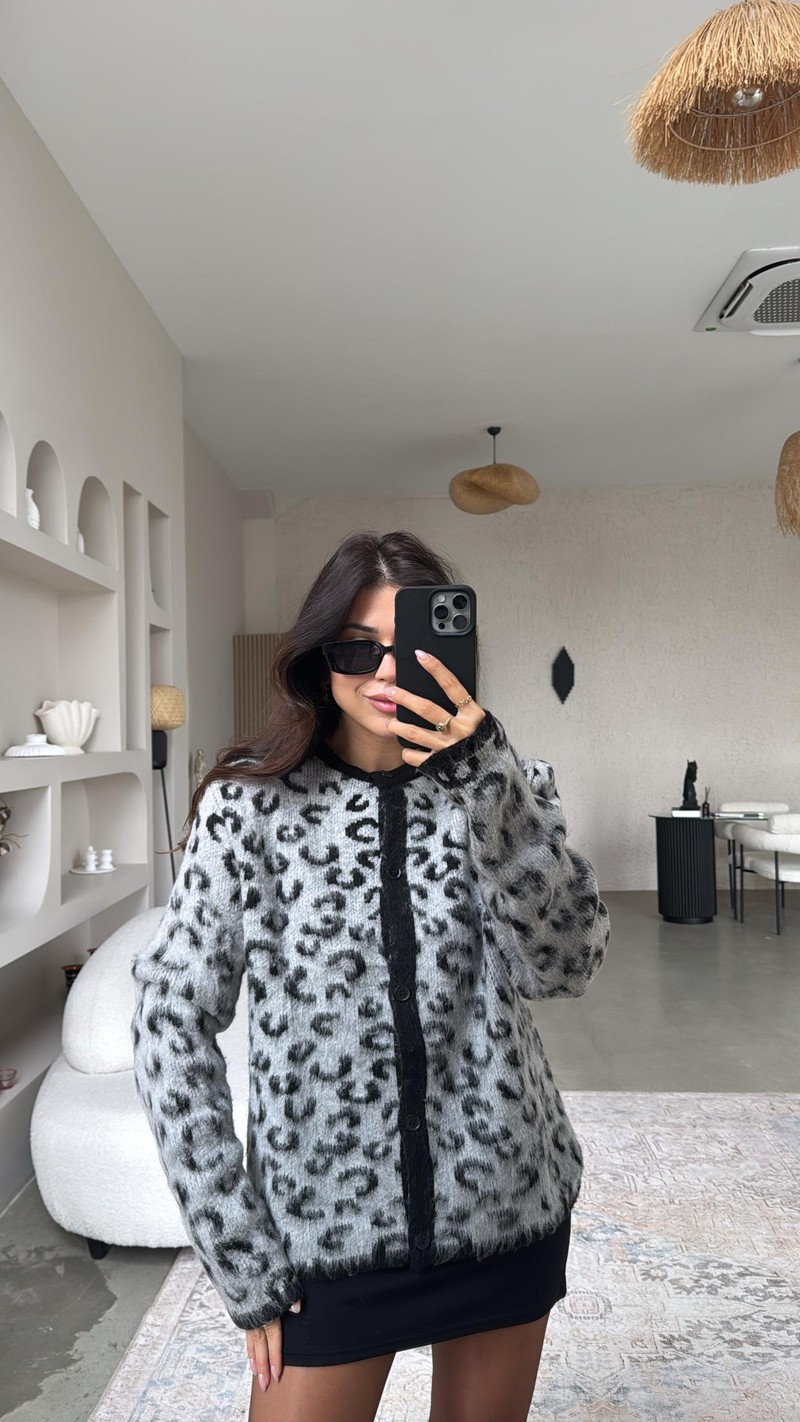 Gri Yumoş Leopar Hırka