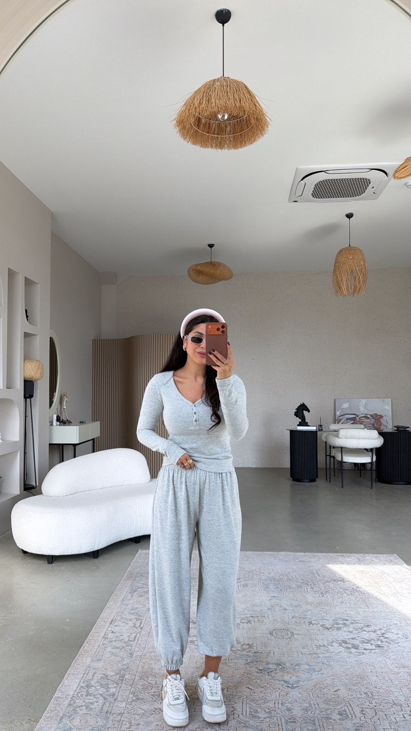 Gri Yumuşak Düğmeli Basic Rahat Takım