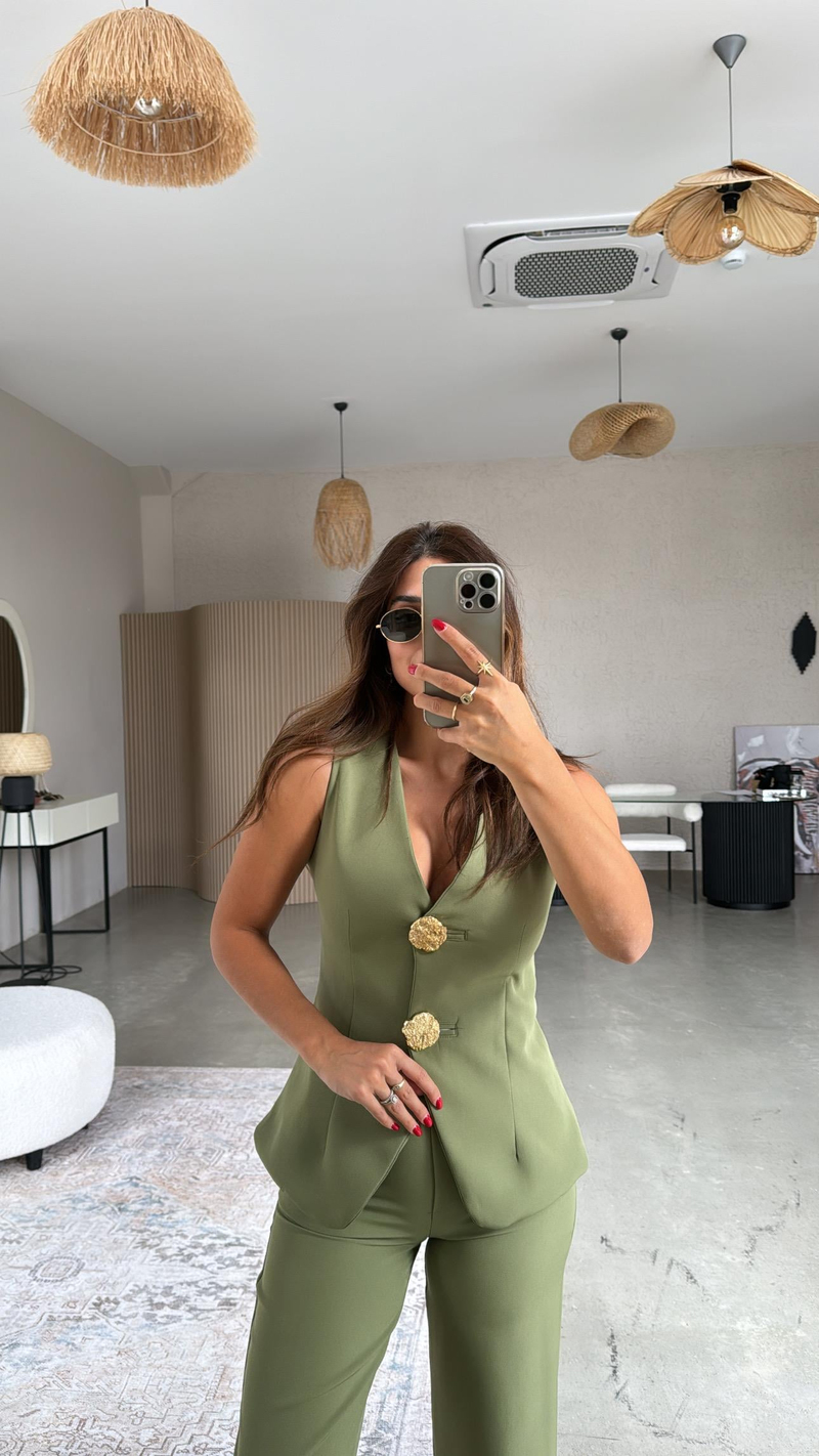 Haki Düğmeli Yelekli Kumaş Takım