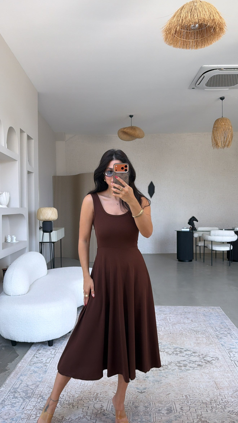 Kahverengi Askılı Kaşkorse Elbise