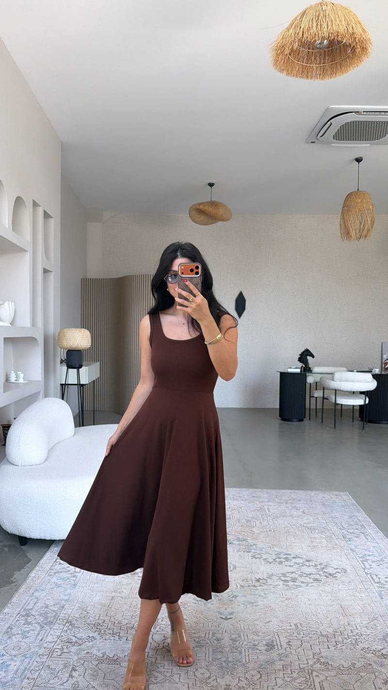 Kahverengi Askılı Kaşkorse Elbise