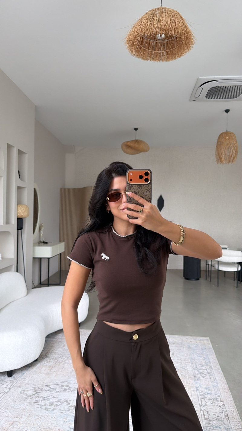 Kahverengi At Nakışlı Pamuk Crop Tshirt
