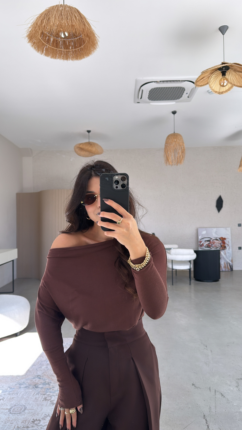 Kahverengi Buzzy Omzu Açık Bluz