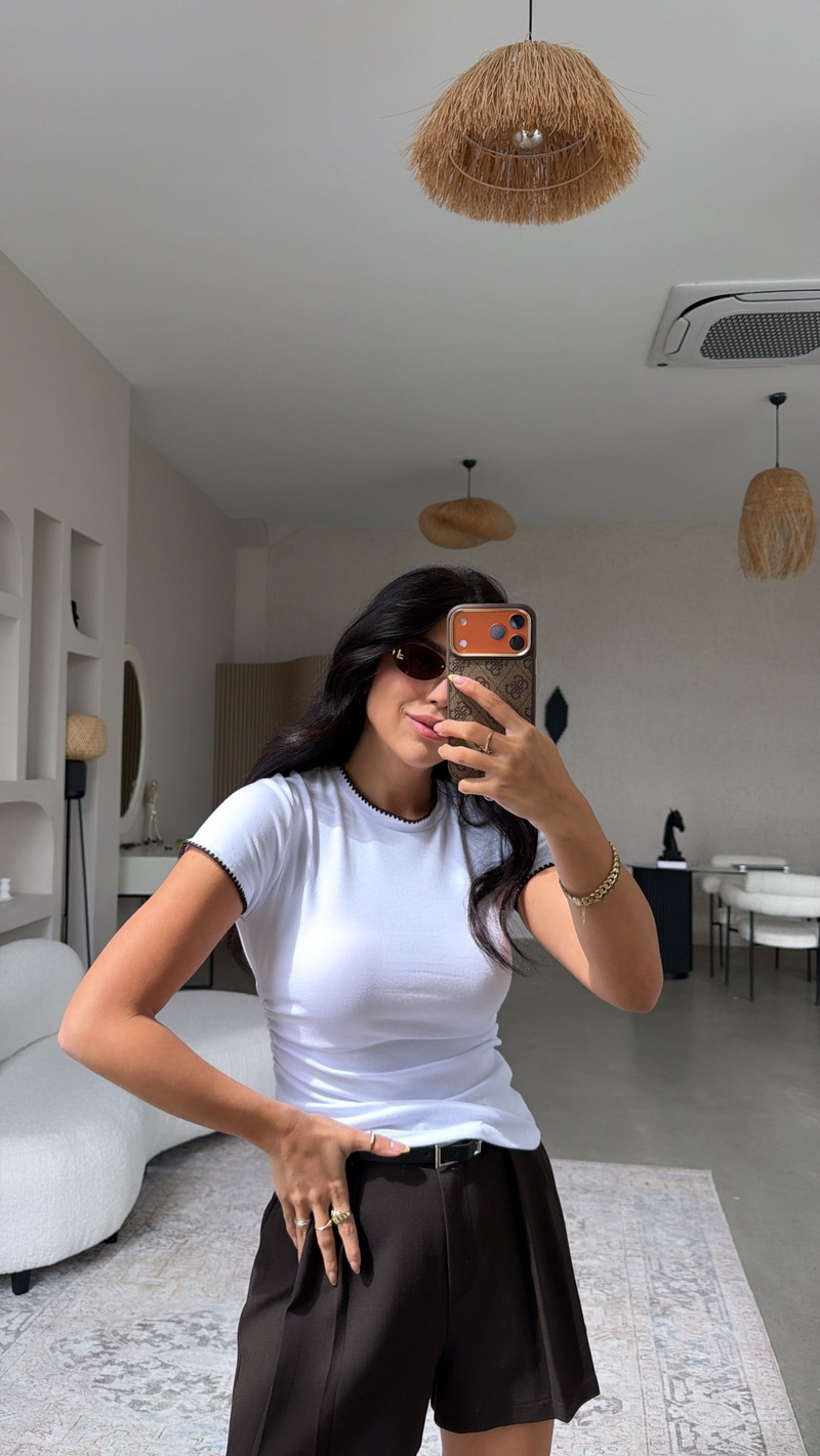Kahverengi Dikiş Detaylı Beyaz Pamuk Tshirt