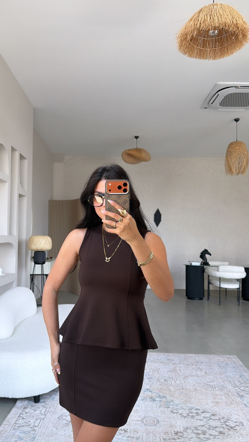 Kahverengi Modal Volanlı Bluz Mini Etek Takım