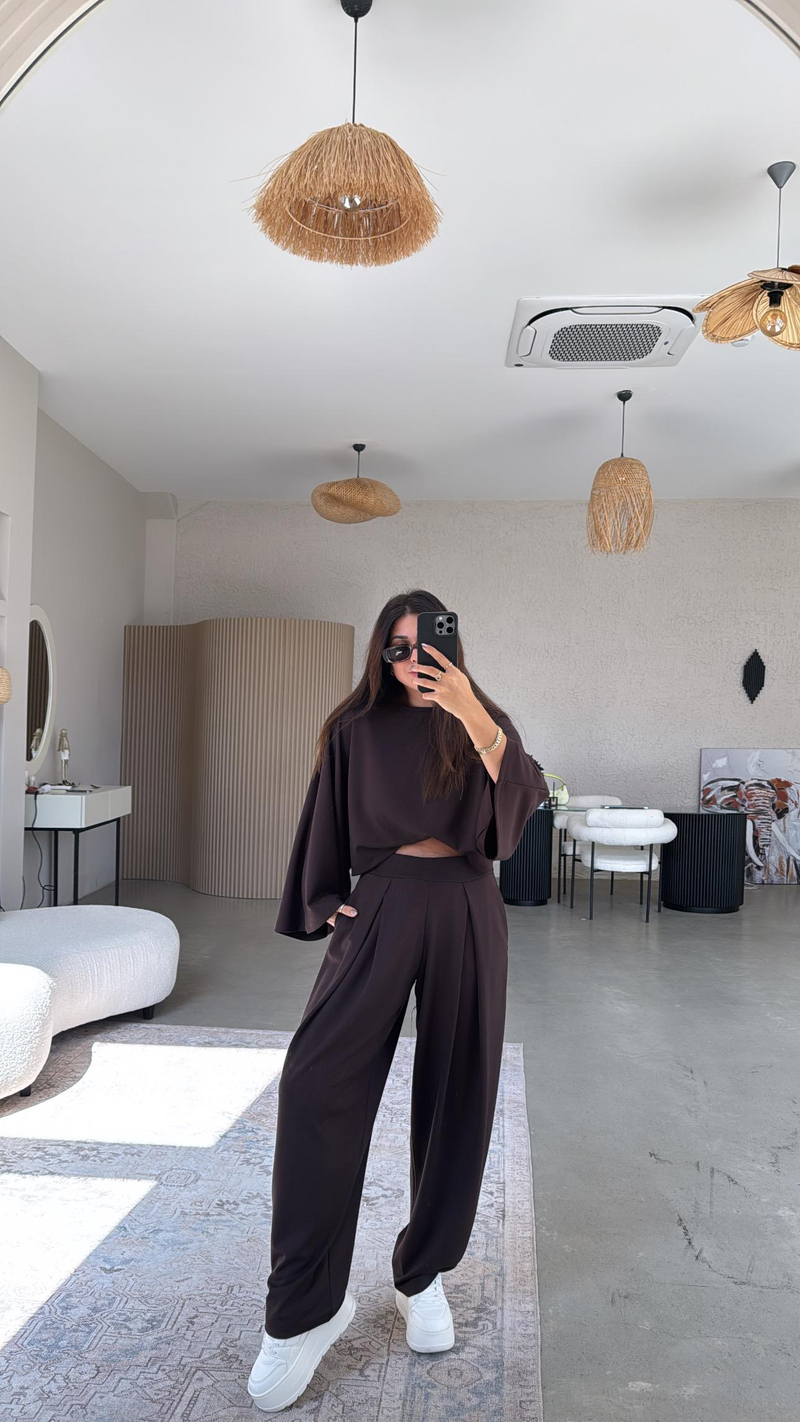 Kahverengi Ön Pile Detaylı Oys Model Takım