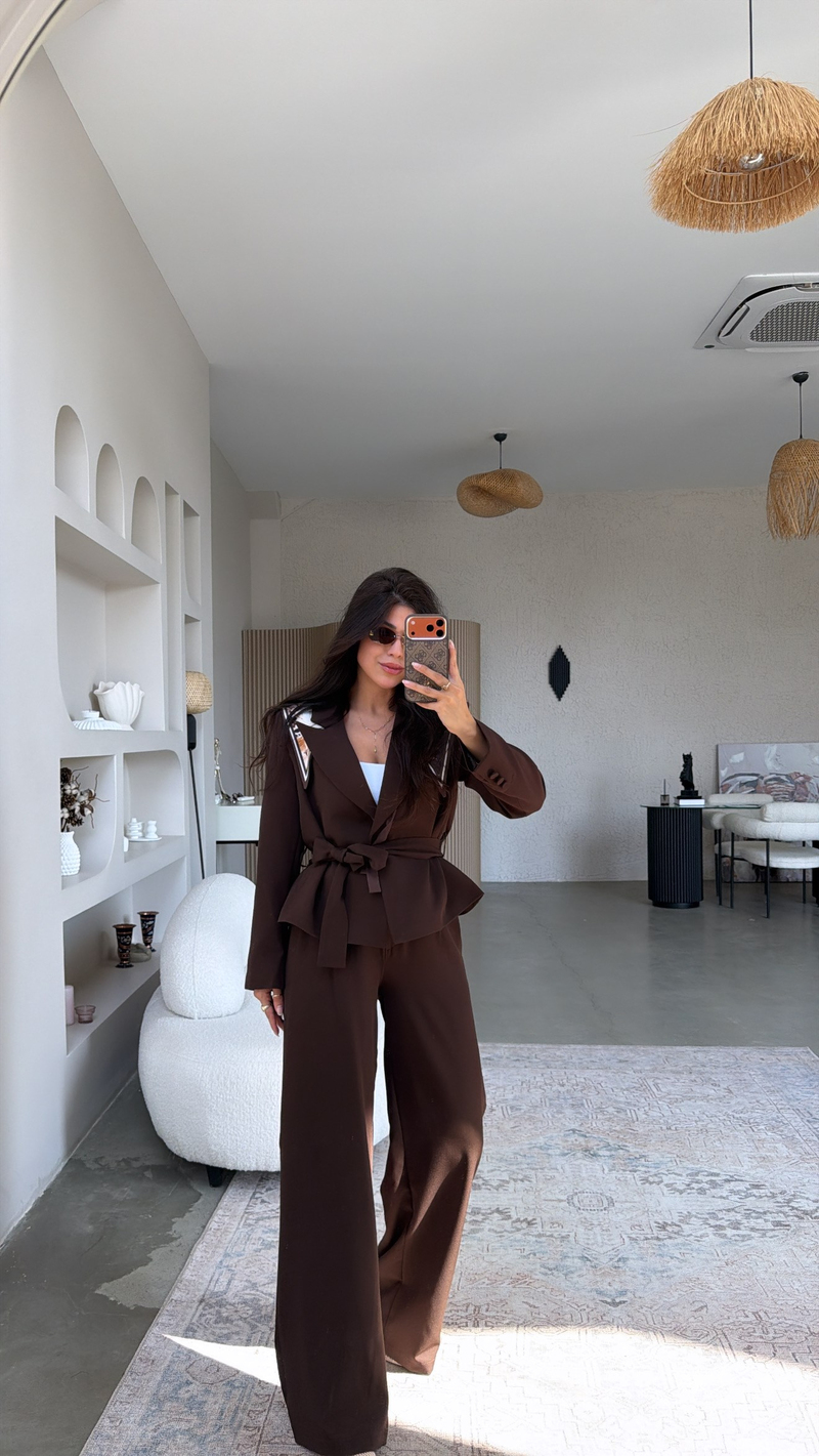 Kahverengi Premium Fularlı Ceket Pantolon Takım