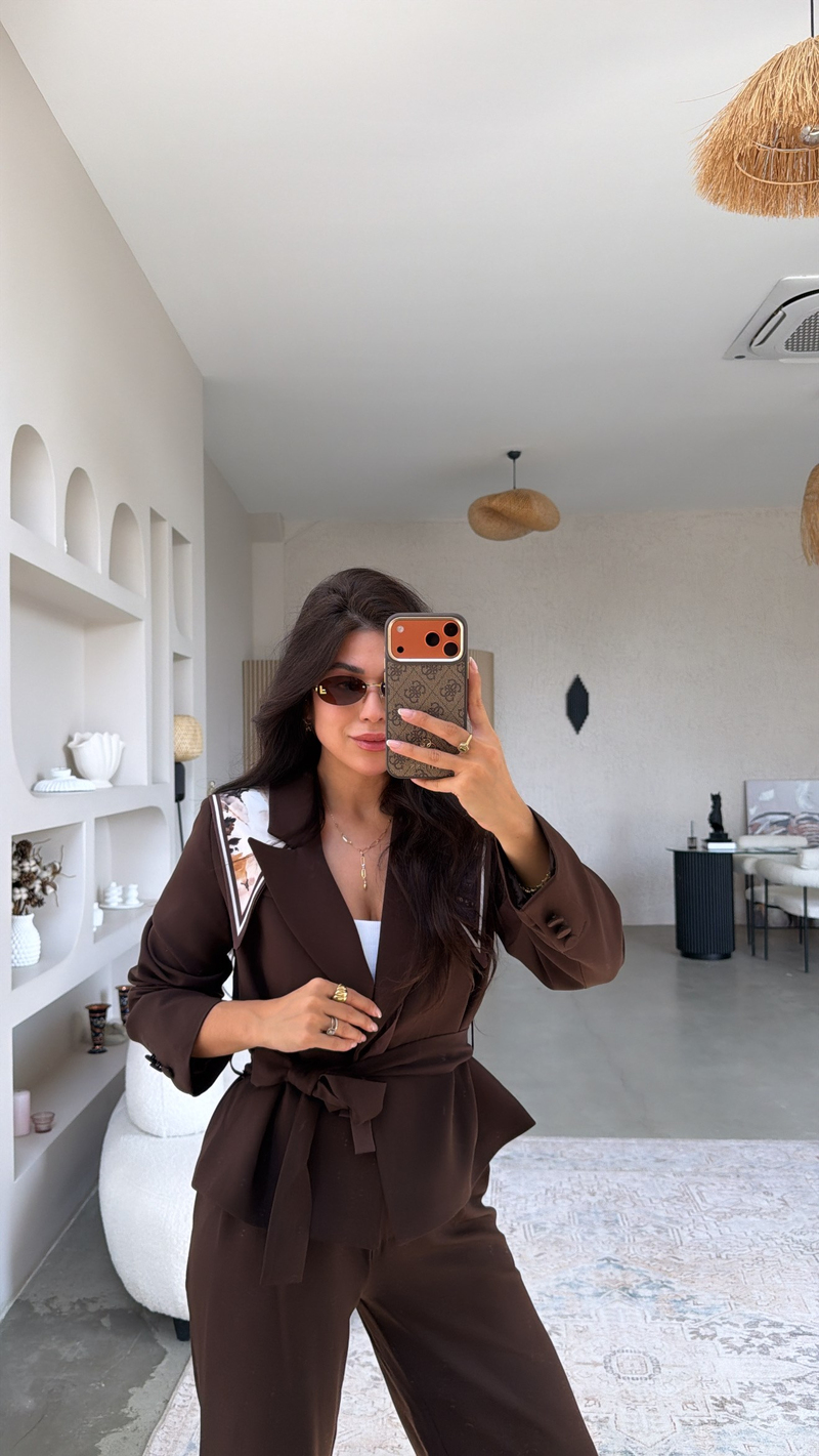 Kahverengi Premium Fularlı Ceket Pantolon Takım