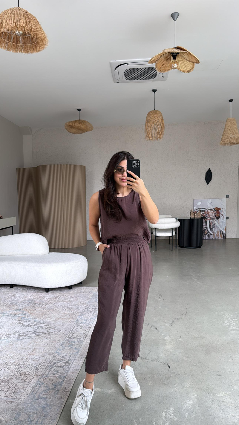 Kahverengi Tensel Pantolon Bluz Takım