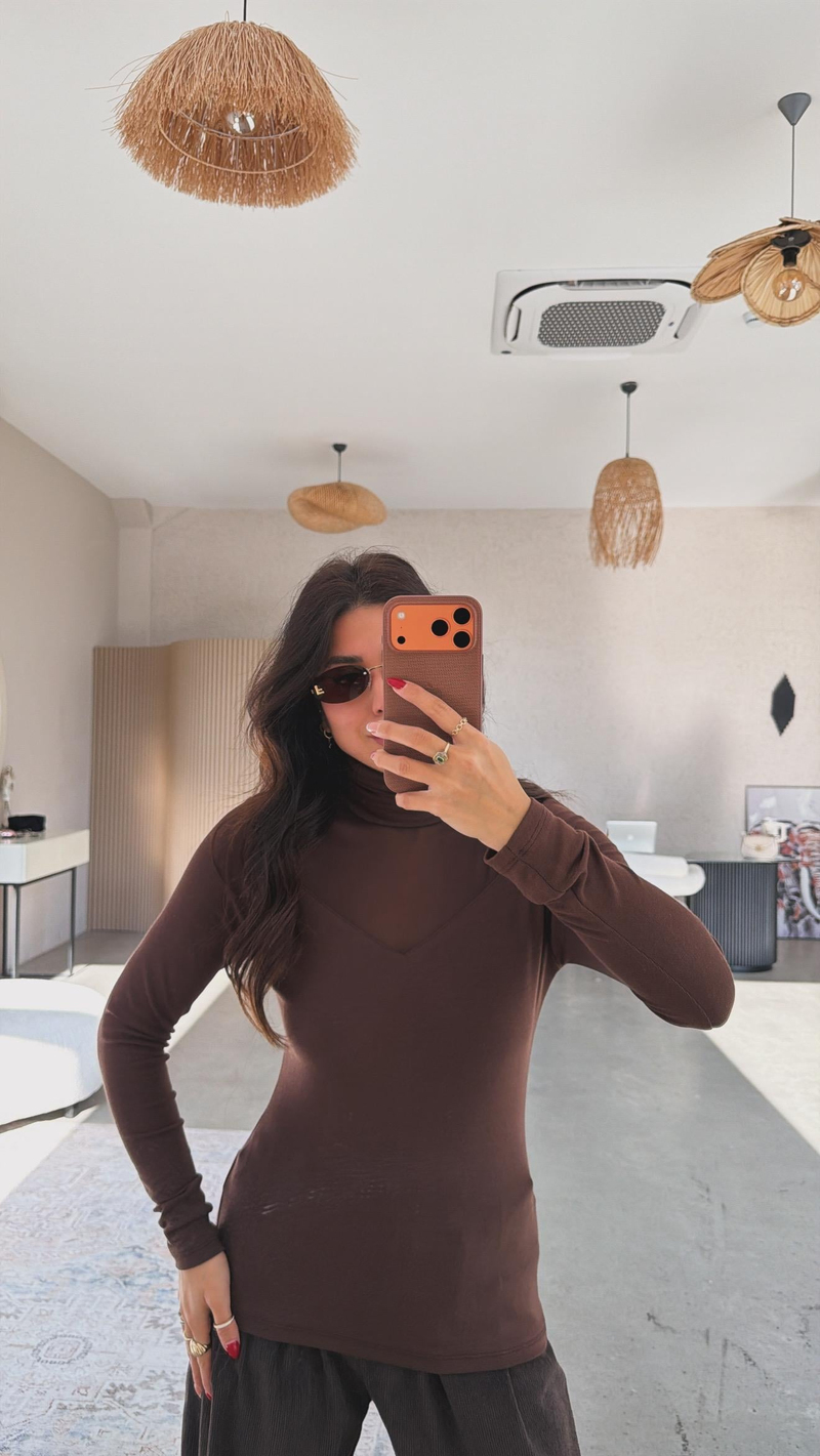 Kahverengi Tül Detaylı Bluz