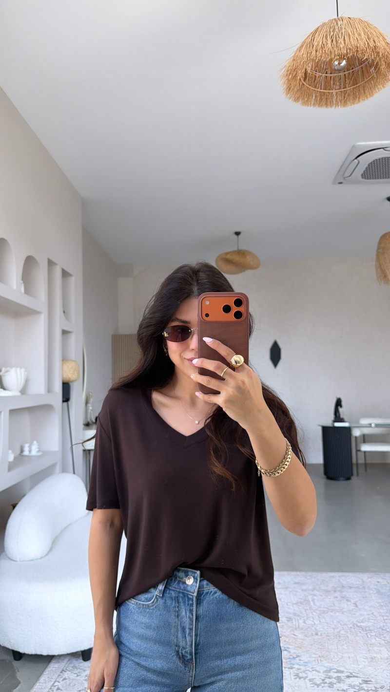 Kahverengi V Yaka Kısa Kollu İthal Kumaş Tshirt