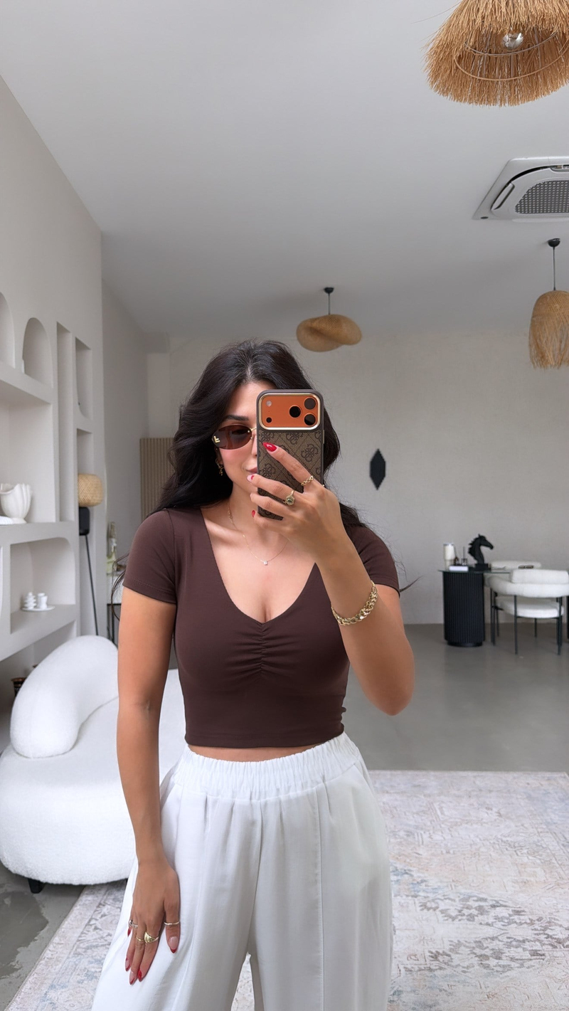 Kahverengi V Yakası Büzgülü Crop Pamuk Tshirt