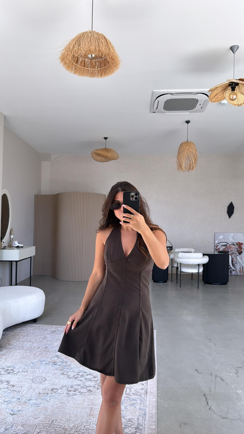 Kahverengi Yıkamalı Denim Boyundan Bağlamalı Elbise