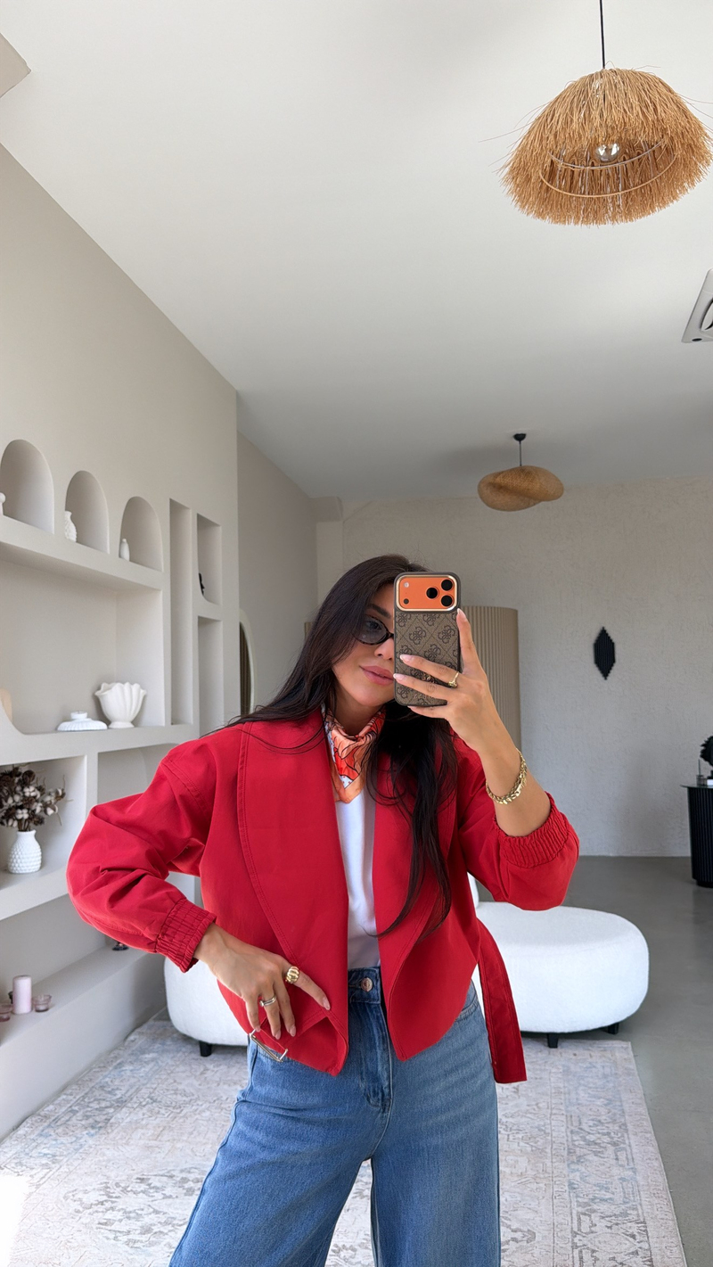 Kırmızı Kısa Kemerli Trençkot