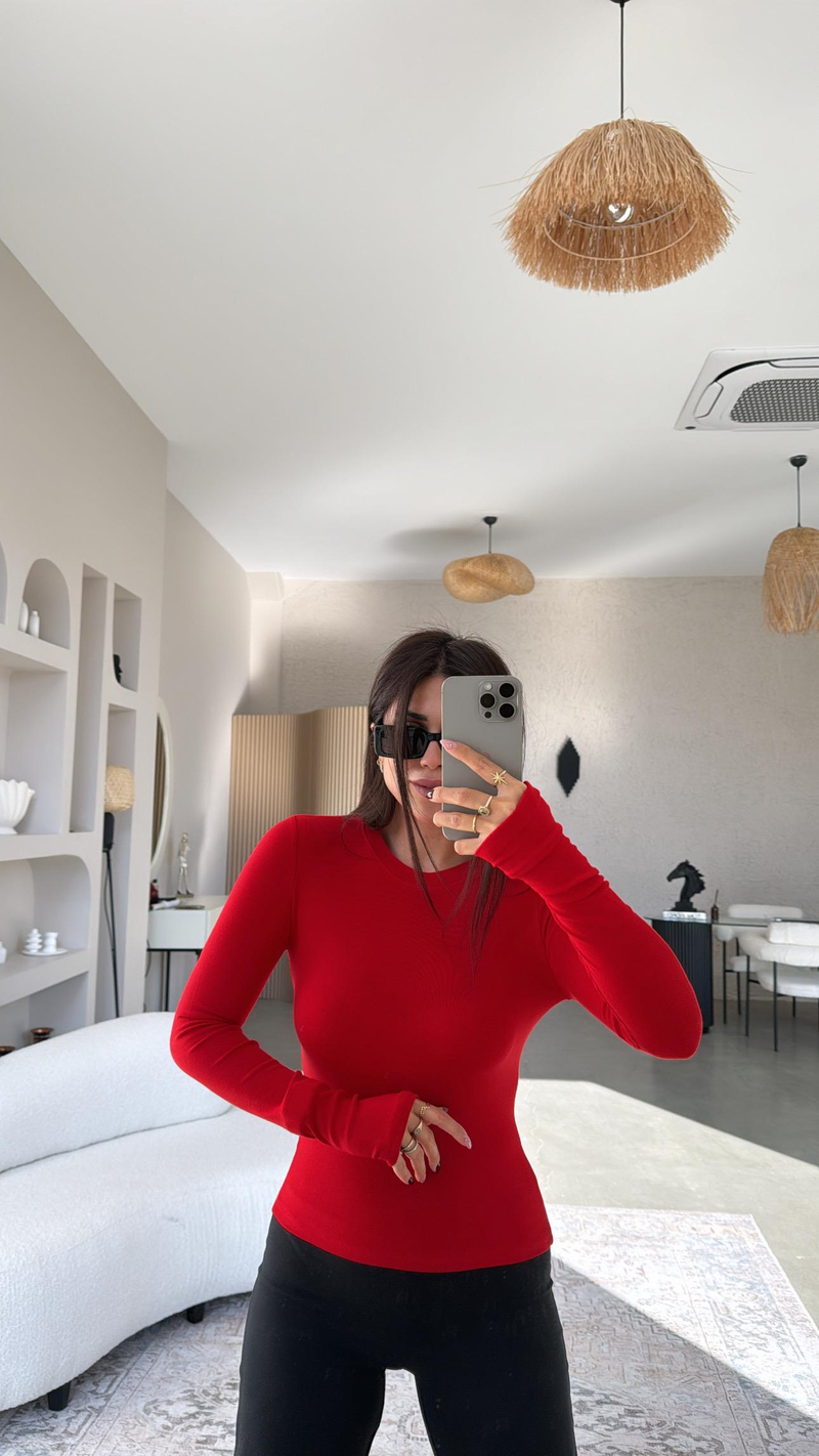 Kırmızı Parmak Geçme Oys Kumaş Body