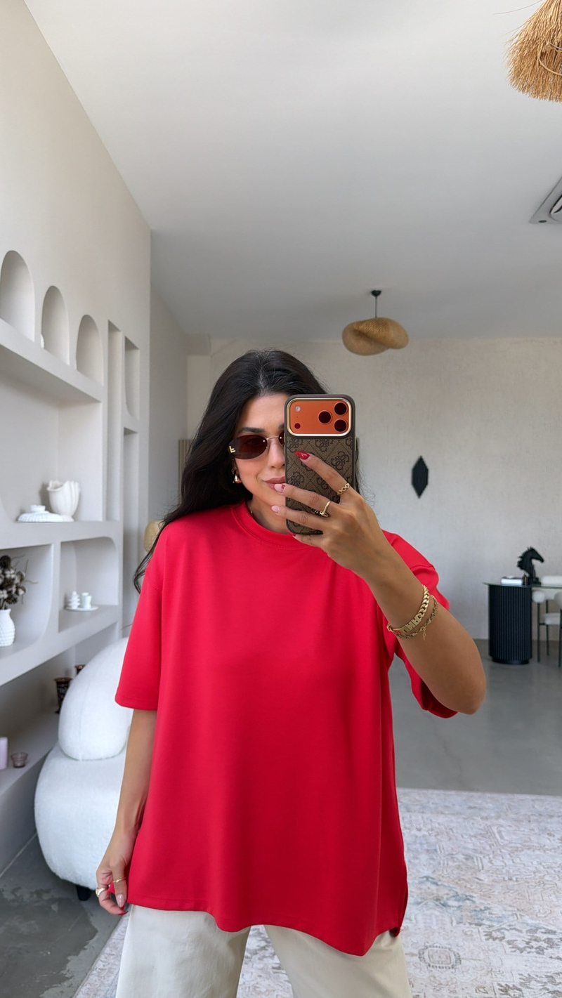 Kırmızı Yanı Minik Yırtmaçlı Oversize Modal Tshirt