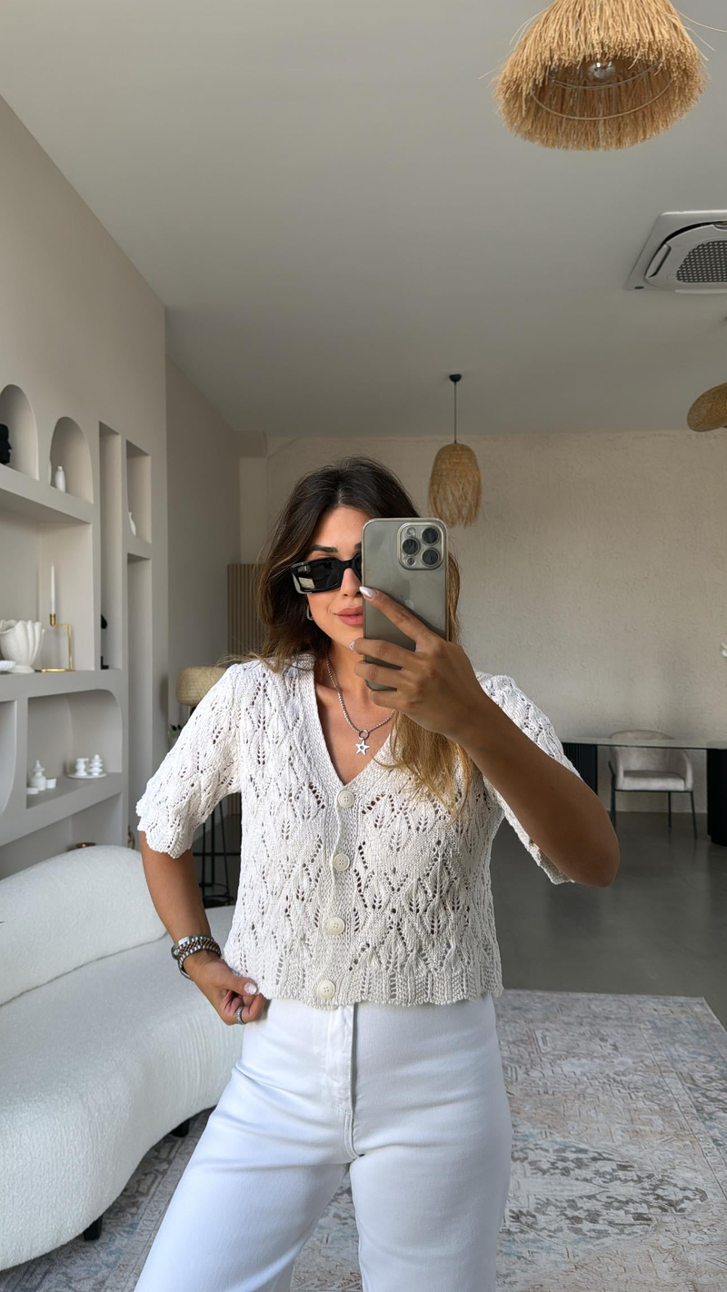 Kısa Kol Düğmeli Ajur Hırka