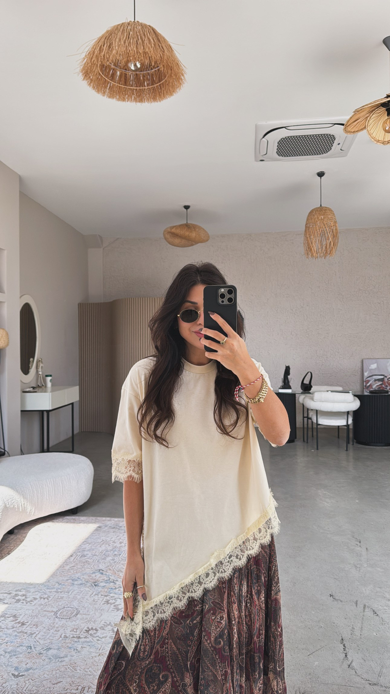 Krem Asimetrik Pamuk Dantelli Tshirt