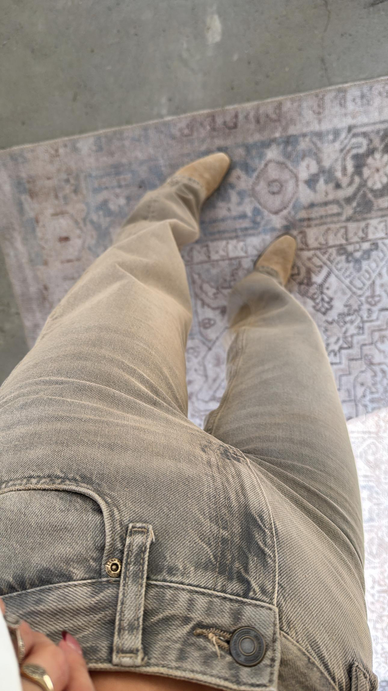 Kum Taşlamalı Yüksek Bel Jean