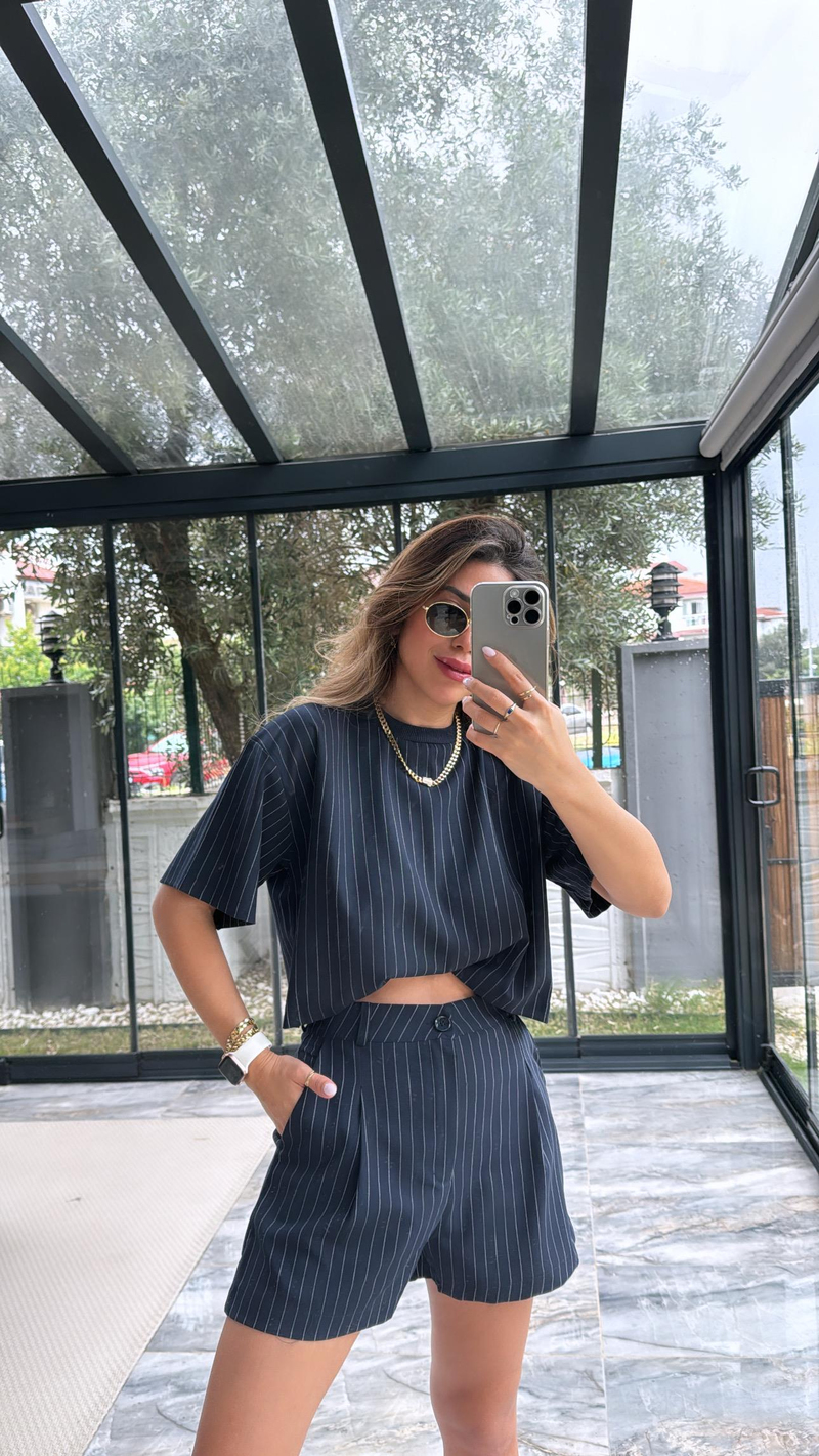 Lacivert Çizgili Şortlu Kumaş Takım