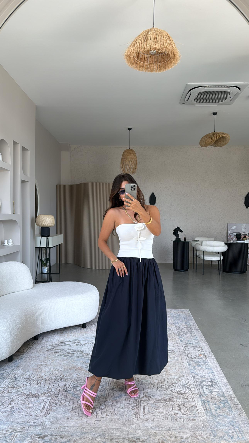 Lacivert Ekru Gül Detaylı Straplez Elbise