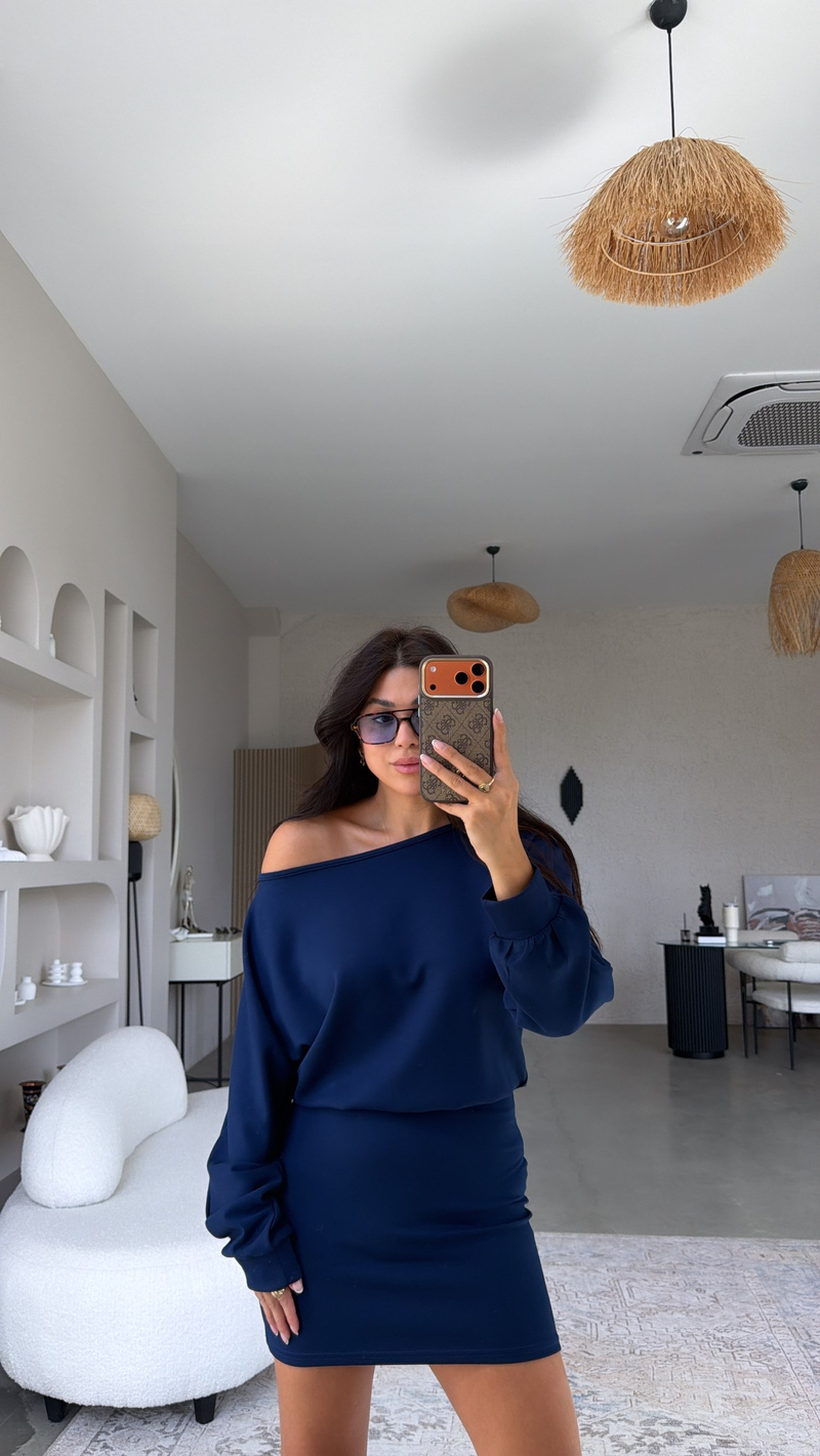 Lacivert Eteği Oturan Modal Elbise