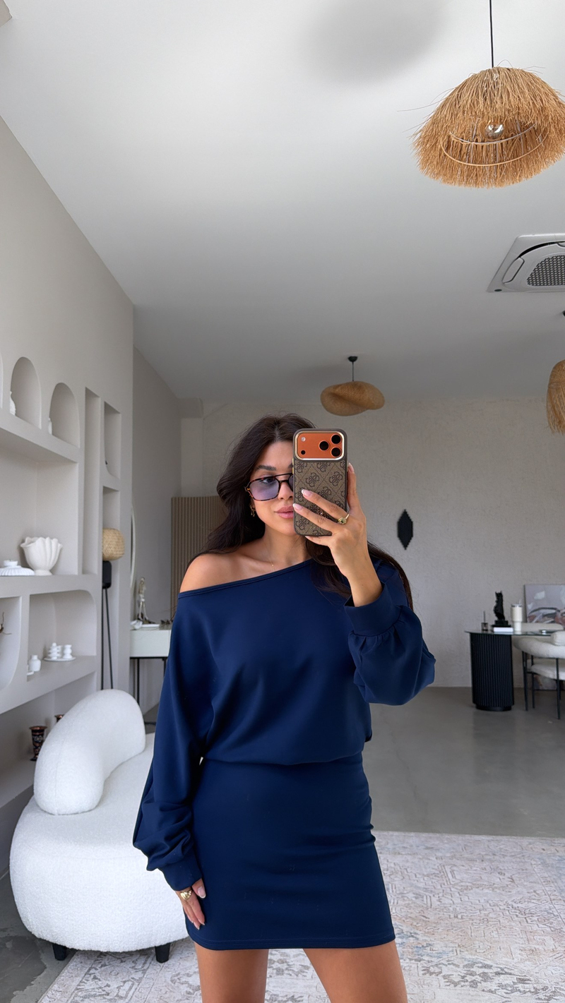 Lacivert Eteği Oturan Modal Elbise