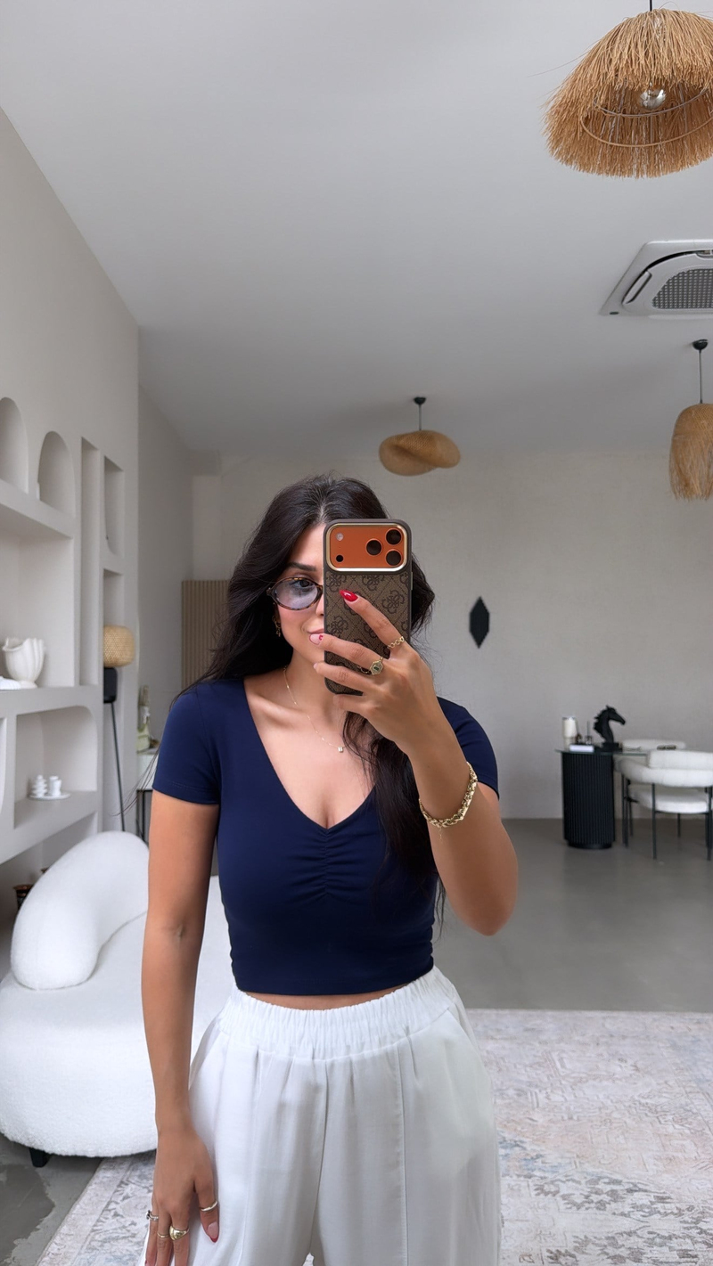 Lacivert V Yakası Büzgülü Crop Pamuk Tshirt