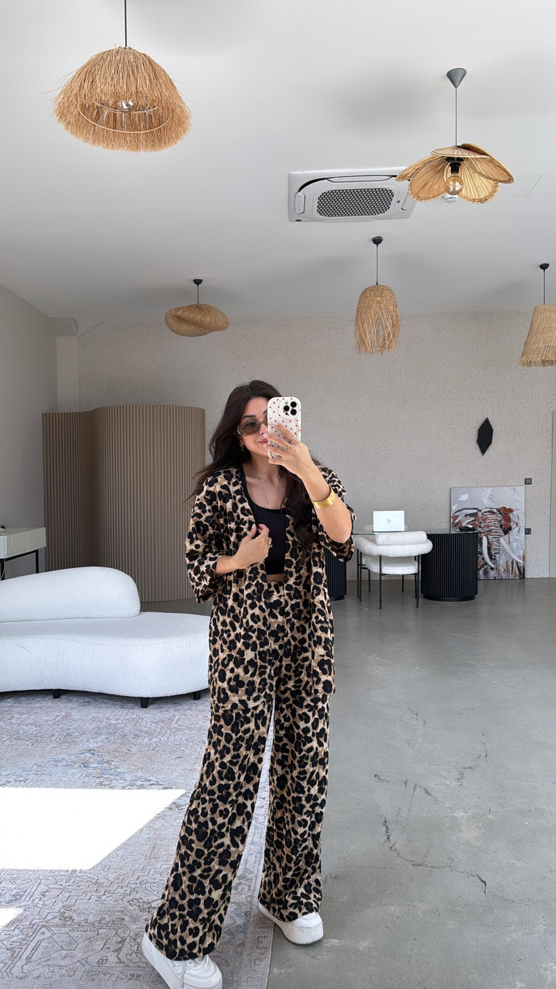 Leopar Desenli Bürümcük Ceketli Takım