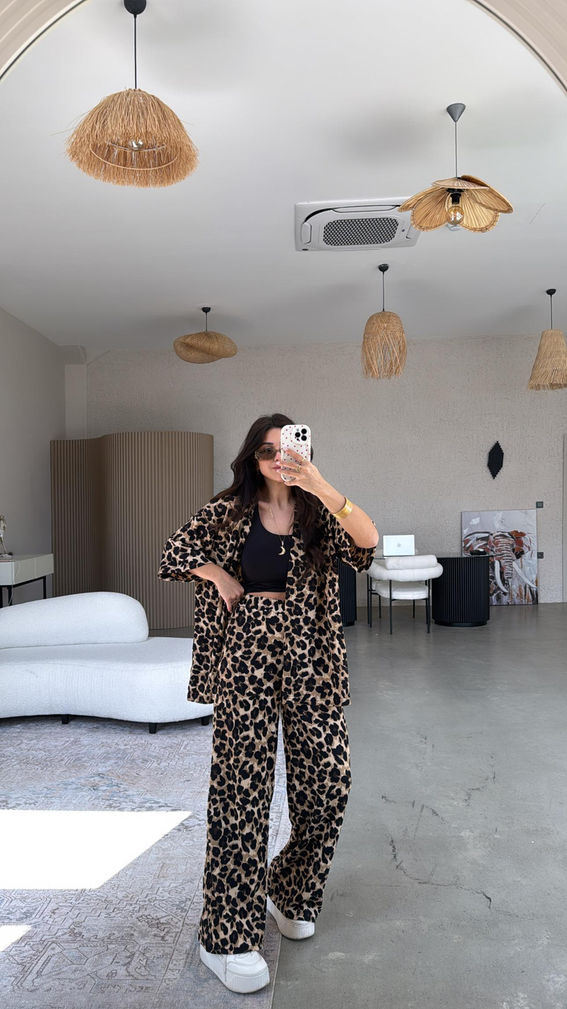 Leopar Desenli Bürümcük Ceketli Takım